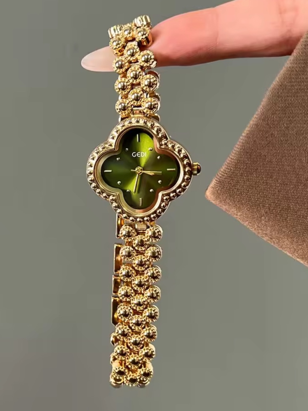 GEDI Gold Women's Bracelet Watch with Green Clover Dial